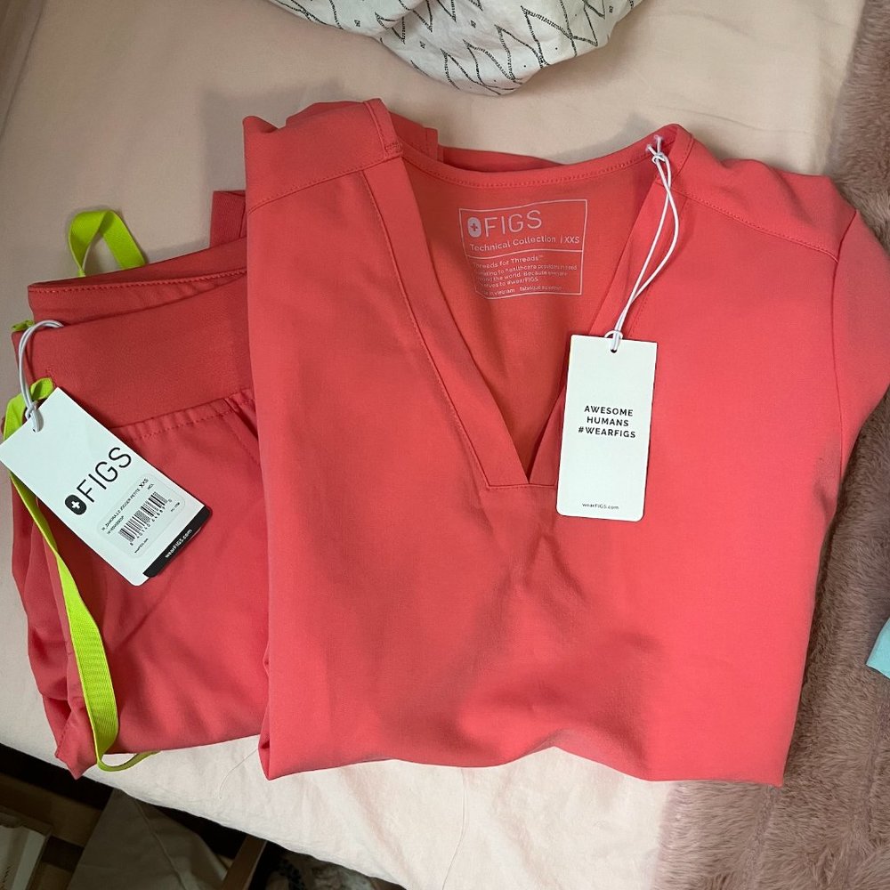NWT FIGS SET - Hot Coral (Limited edition)